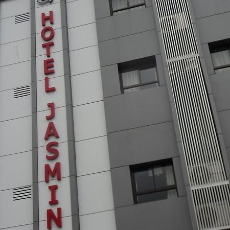 Hotel Jasmine Ahmadábád Kültér fotó