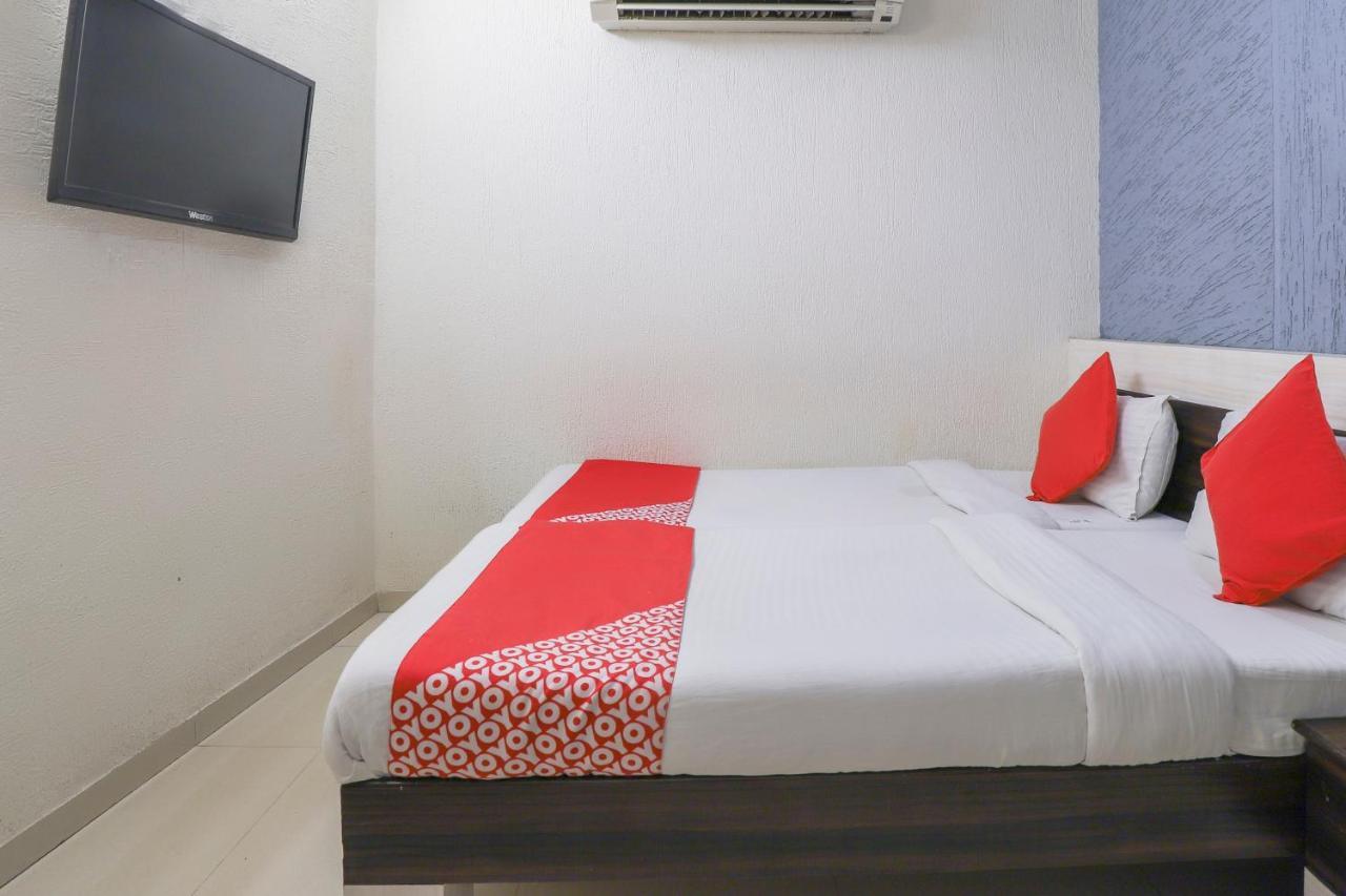 Hotel Jasmine Ahmadábád Kültér fotó