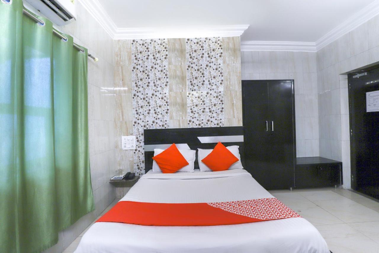 Hotel Jasmine Ahmadábád Kültér fotó