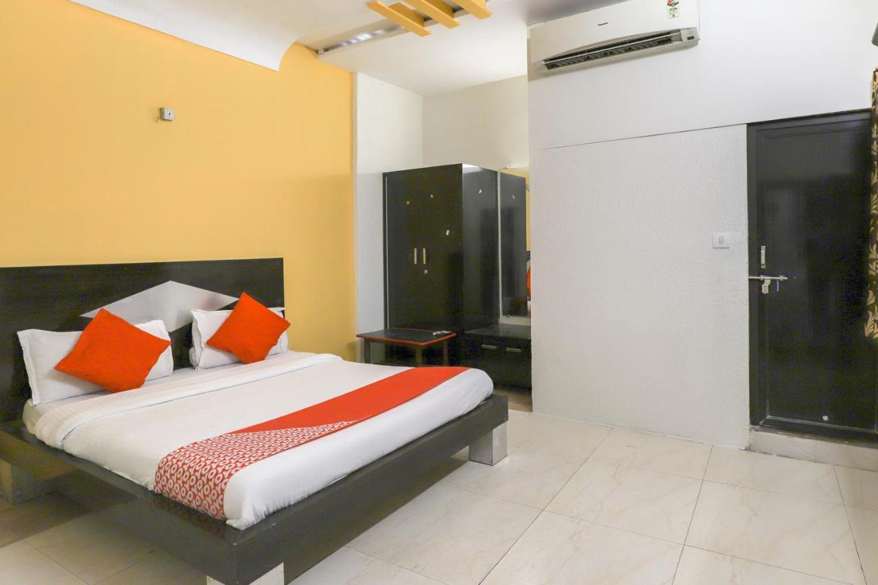 Hotel Jasmine Ahmadábád Kültér fotó