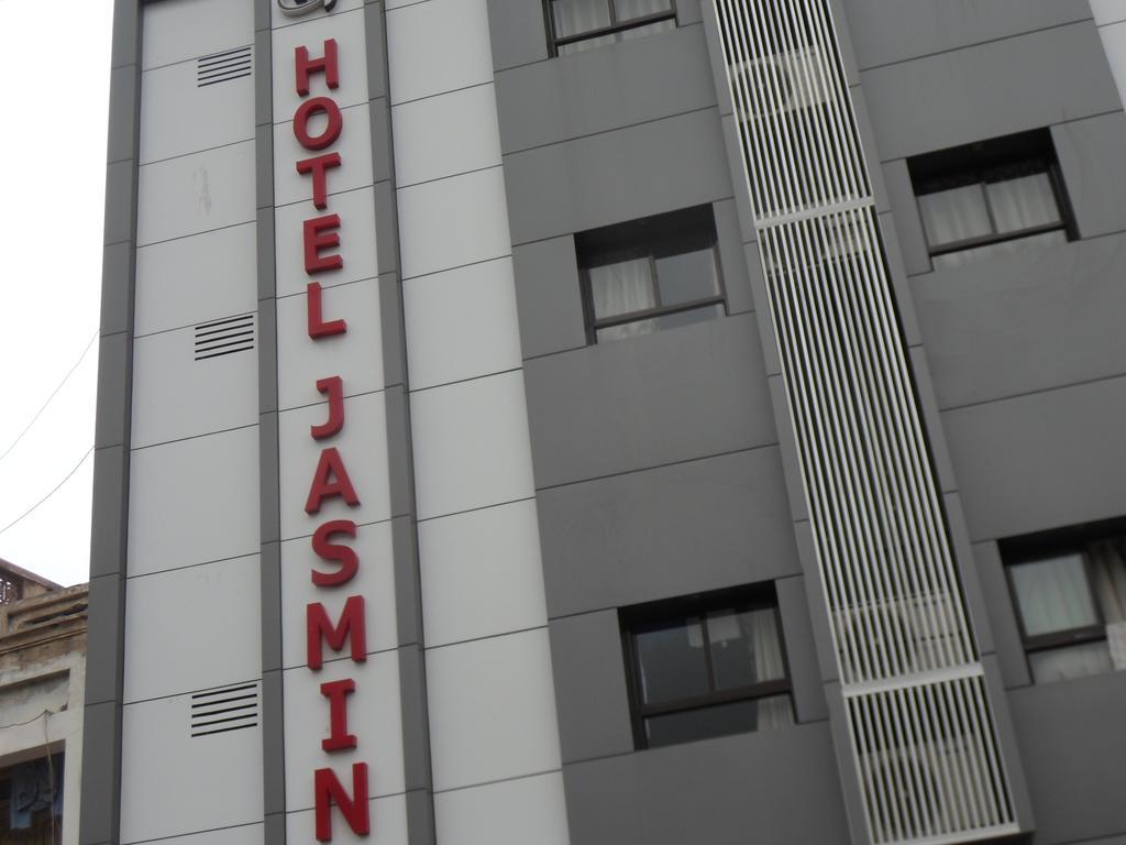 Hotel Jasmine Ahmadábád Kültér fotó