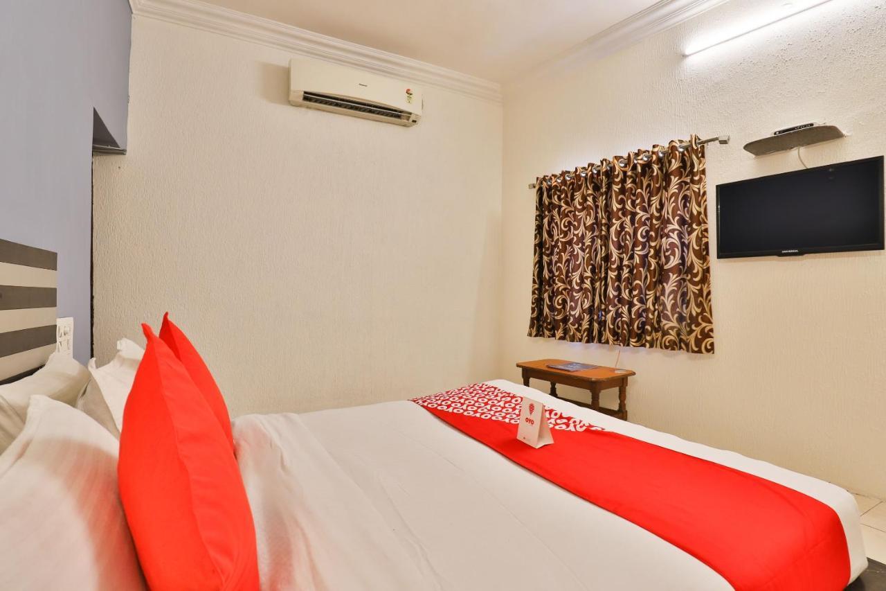 Hotel Jasmine Ahmadábád Kültér fotó