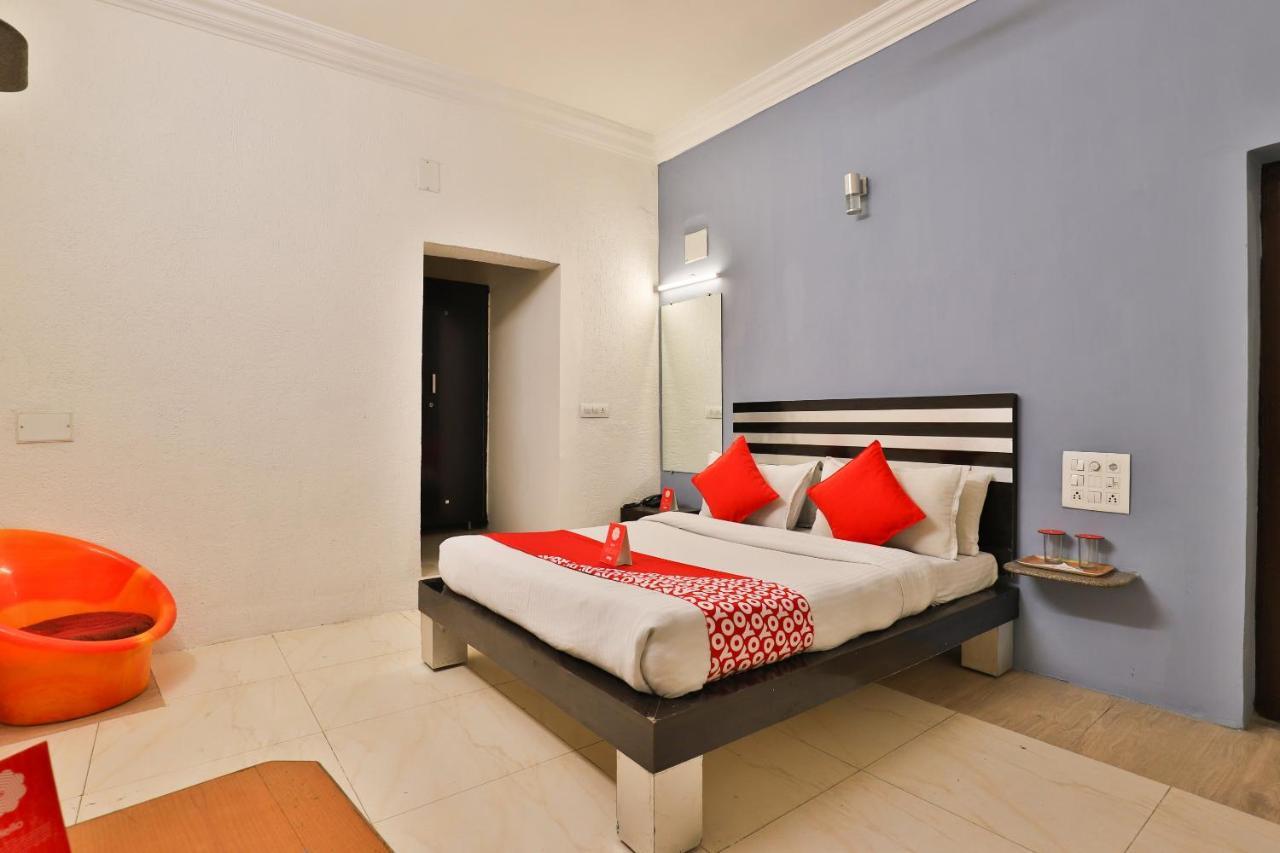Hotel Jasmine Ahmadábád Kültér fotó