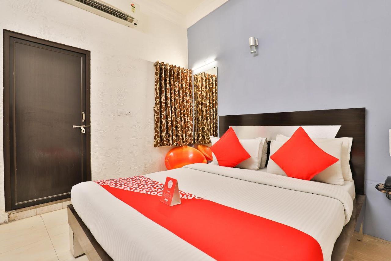 Hotel Jasmine Ahmadábád Kültér fotó
